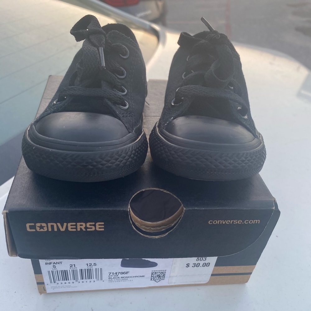 Converse Black